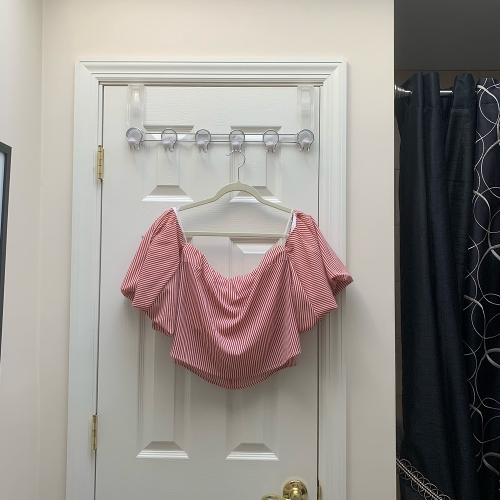 OFF-THE-SHOULDER top! - Picture 2 of 3